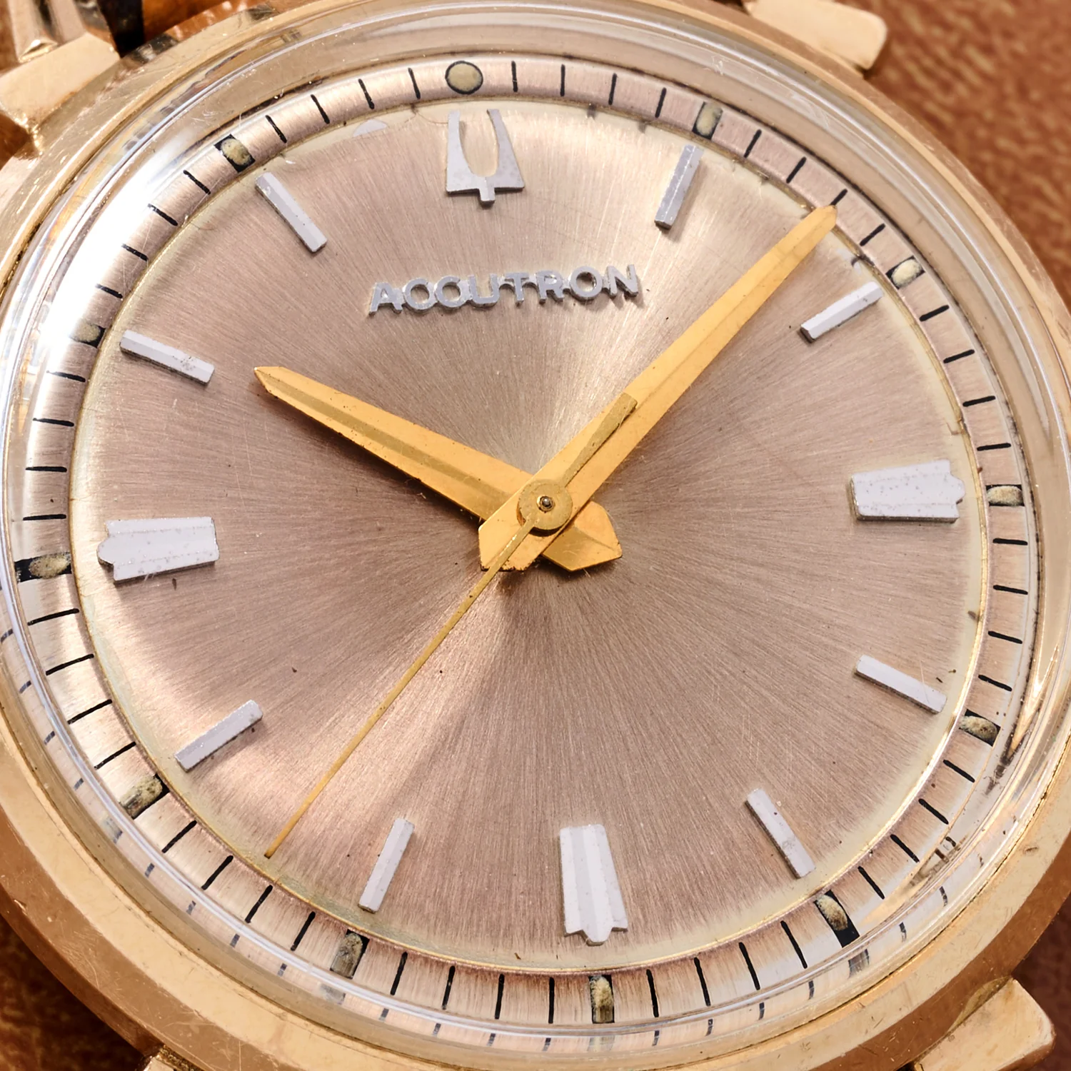 Bulova Accutron 214 'Fancy Lugs' — view 5