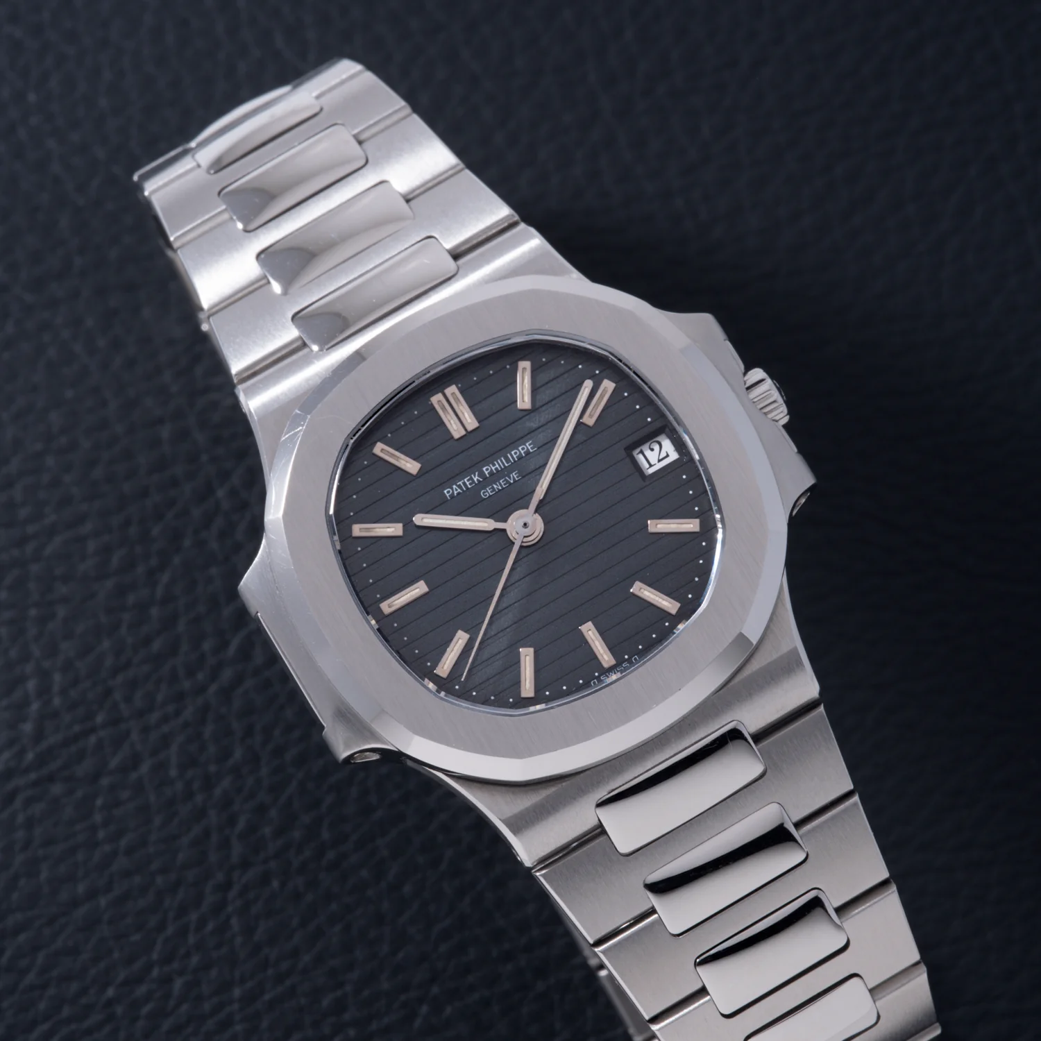 Patek Philippe Nautilus — view 5